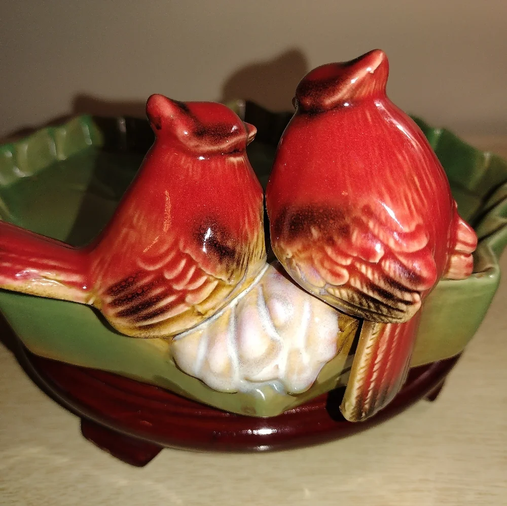 Vintage Art Pottery Green Maple Leaf w/Perched Cardinal Pair